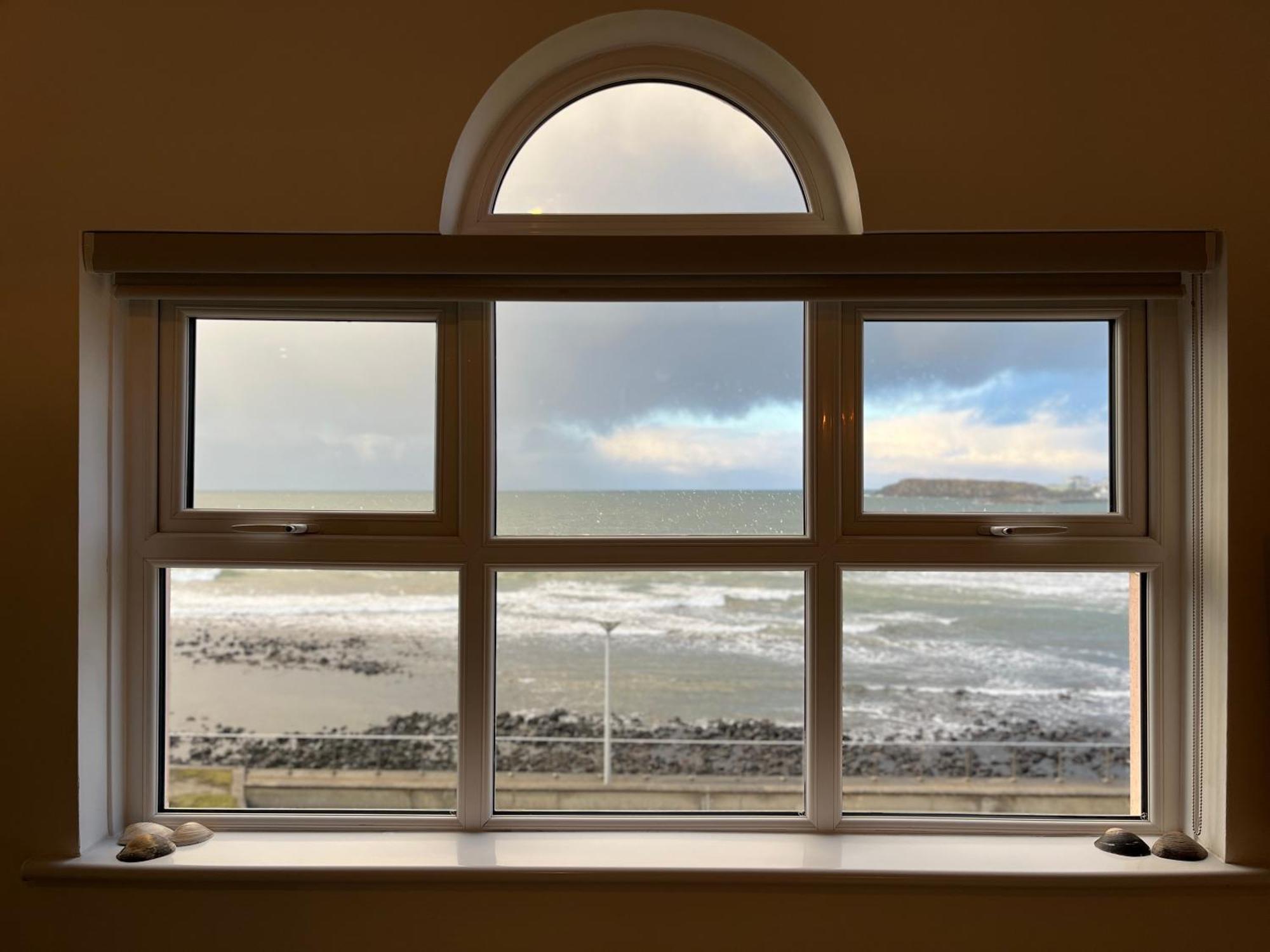 Sound Of The Sea - Penthouse In Portrush Apartamento Exterior foto